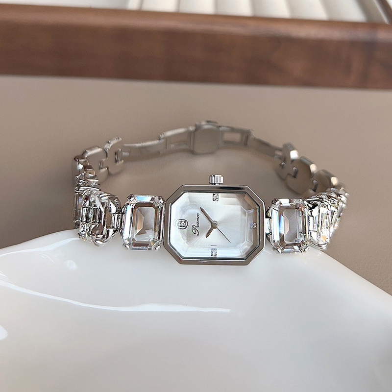 Luxury Watch White - UTHAI Jam Tangan Wanita untuk Anak
