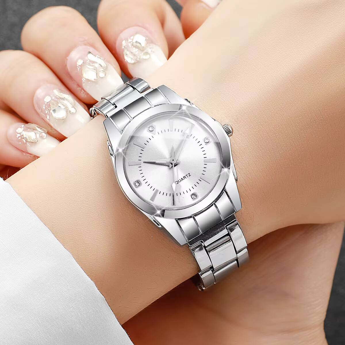 Jam Tangan Wanita Berlian Imit - Luxury Watch Storage ulasan dan harga